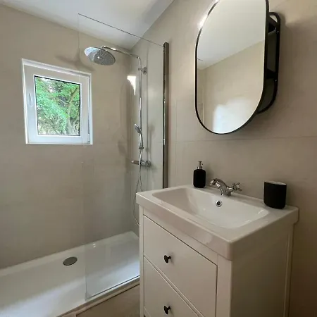 Maison Leon Feriehus *